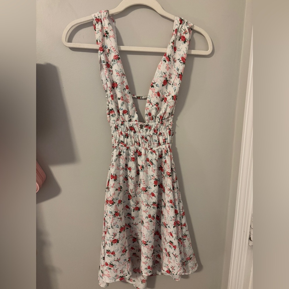 Cute dress!